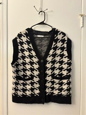 Primark Black & White Knit Vest